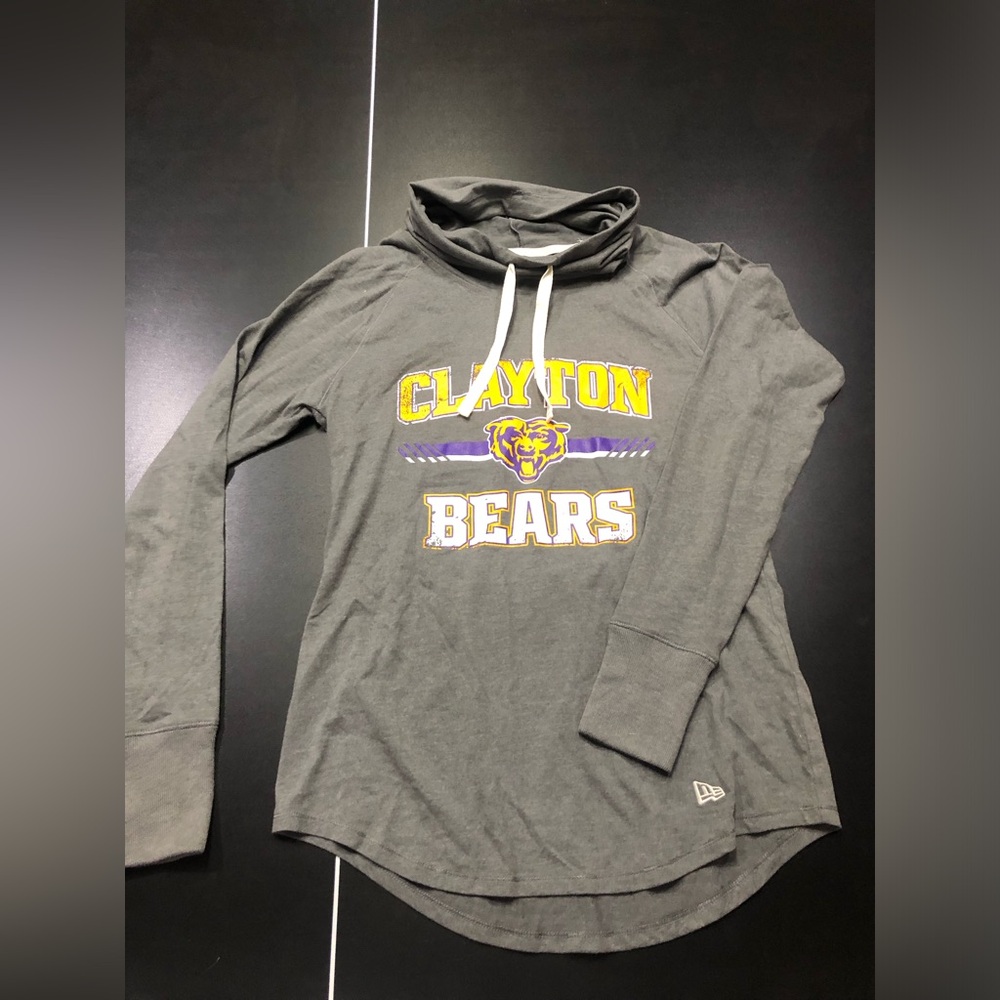 Lightweight pullover